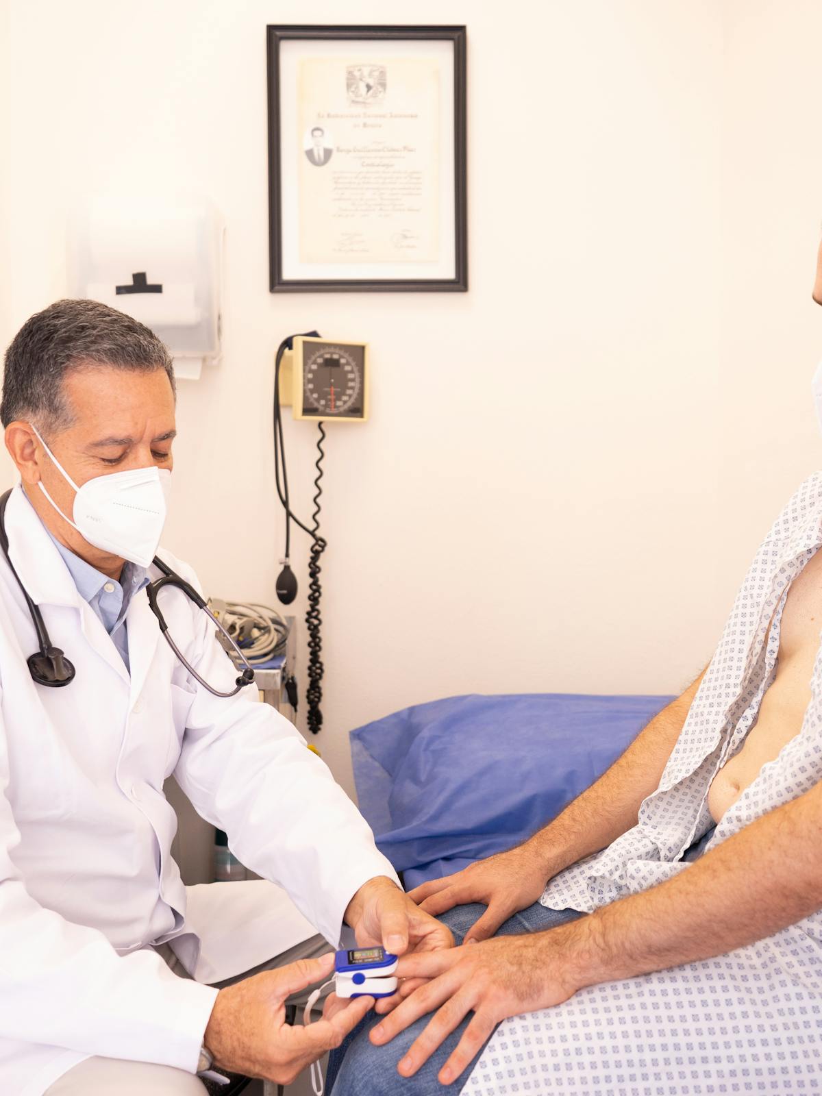 Consulta de seguimiento longitudinal para revisar progresion clinica y cambios funcionales.